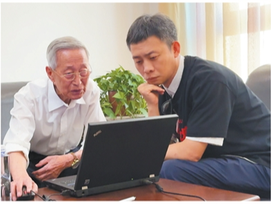 这九个字，让我终于望得见他了（大地风华）