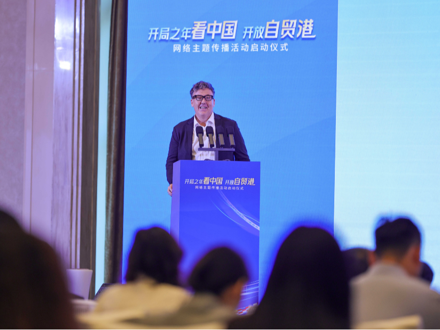 “这些年我亲眼见证海南变化，越来越开放”